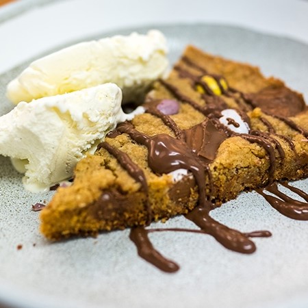 chocolate skillet cookie